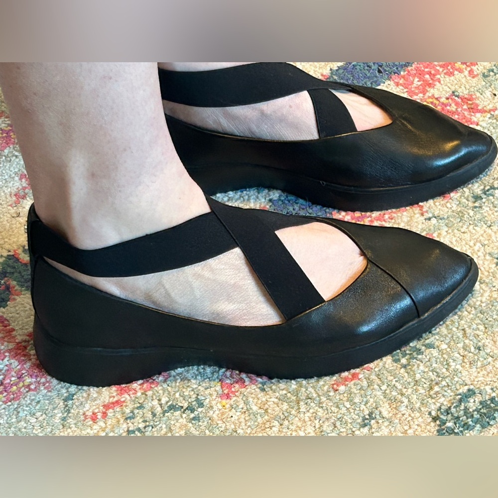 Taryn Rose Black Leather Cross-Over Strap Flats. Classy, Stylish. - Picture 10 of 11
